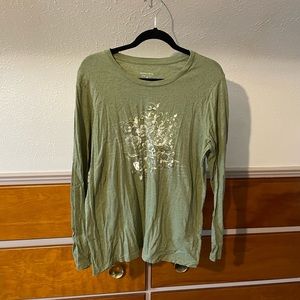 Green long sleeve tee